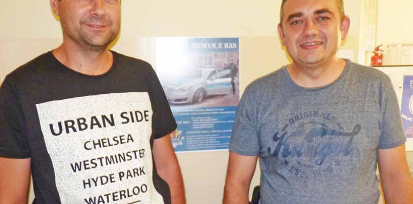 Łukasz Kwiatkowski i Marek Jabłoński - detektywi ze Strykowa, zostali nagrodzeni przez Komendanta Głównego Policji oraz Starostę Zgierskiego za wysoką wykrywalność przestępstw. Fot. Lilianna Jóźwiak-Staszewska