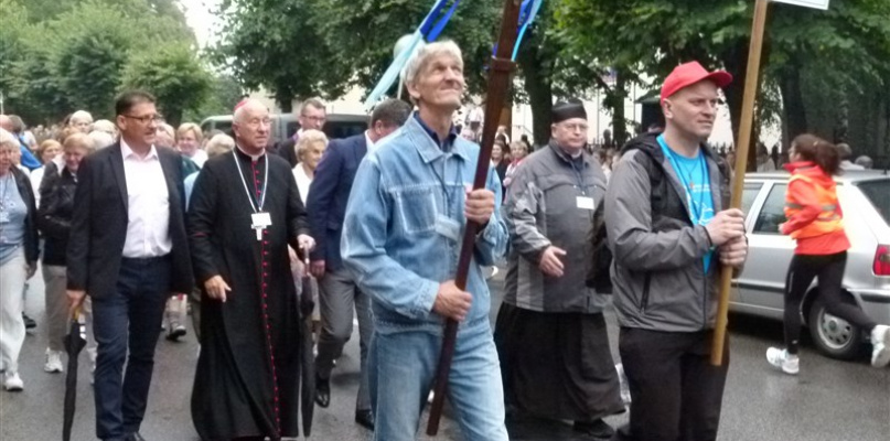 Wyjście 31 Pieszej Pielgrzymki z Głowna na Jasną Górę. Fot. Elżbieta Woldan-Romanowicz
