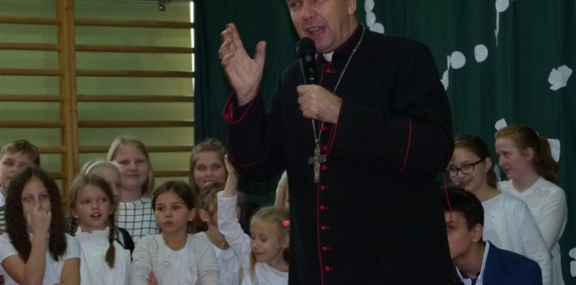 Bp Wojciech Osial w Popowie Głowieńskim. Fot. EWR