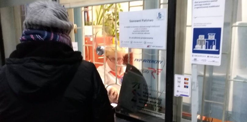 Kasa biletowa na dworcu Łowicz Główny