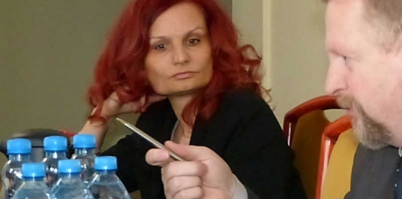 Magdalena Pietrzak w lutym 2014 roku, podczas posiedzenie Komisji Rewizyjnej RPŁ. Po prawej Janusz Michalak. fot. Mirosława Wolska-Kobierecka, archiwum NŁ