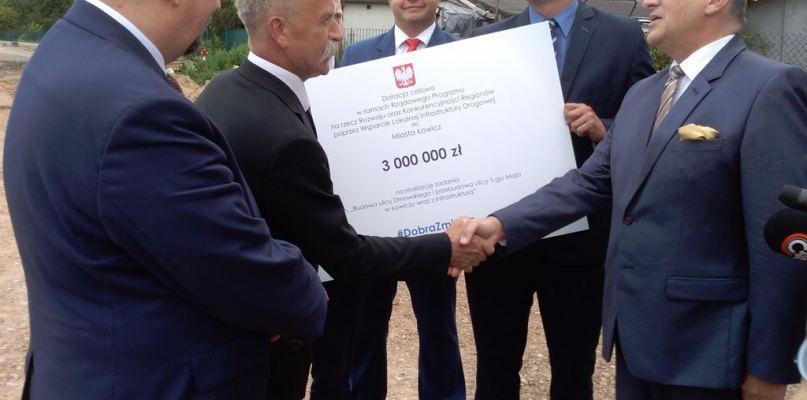 Konferencja prasowa na placu budowy