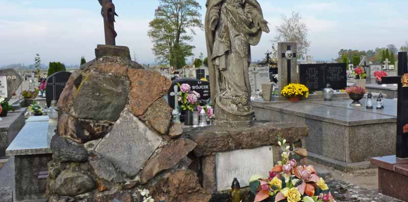 Pieniądze z kwesty zostaną przeznaczone na renowację grobu powstańca styczniowego Józefa Fijałkowskiego. Fot. D. Grąbczewska