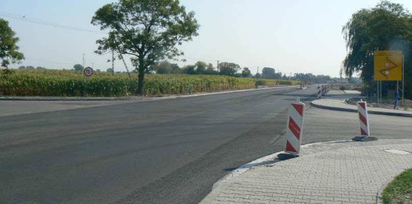 Przebudowa DW703 w okolicach Brzozowa, stan na 28 sierpnia 2019. Fot. EWR