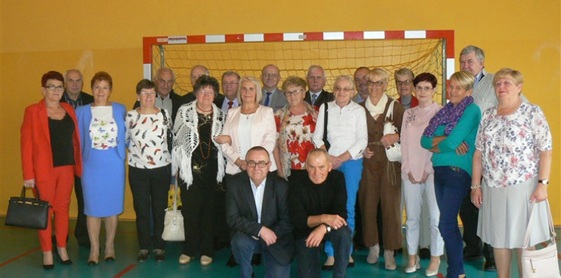 Spotkanie absolwentów 50 lat po ukończeniu SP w Bratoszewicach. Fot. EWR