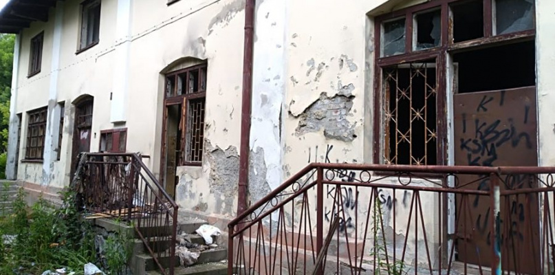 Pustostan, w którym doszło do pożaru