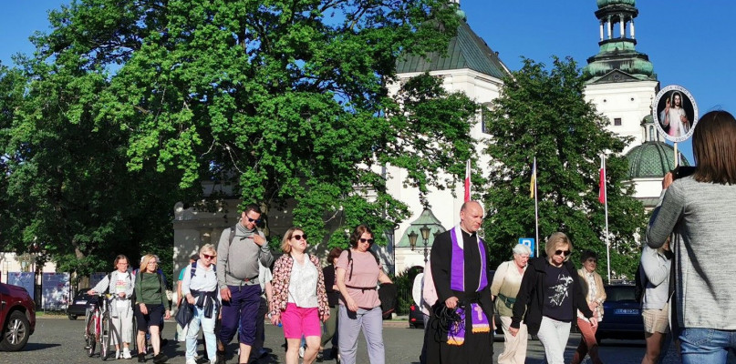 Łowicz. V Pielgrzymka Miłosierdzia w drodze do Rybna. fot. tb/NL