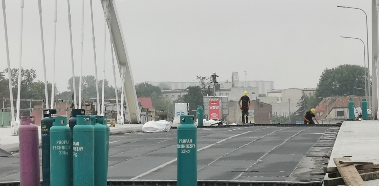 Układanie izolacji na wiadukcie. fot. tb/NL