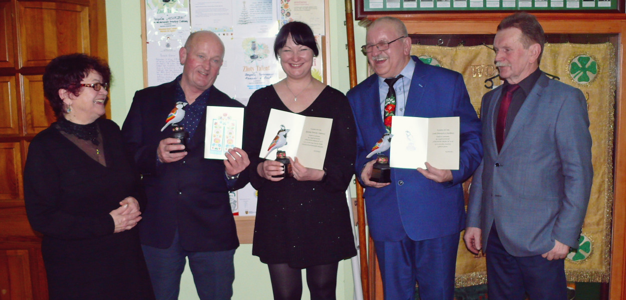 Od lewej: Joanna Bolimowska, Grzegorz Staniszewski (mąż Anny Staniszewskiej),  Agnieszka Głuszek-Nowicka, Leszek Wiercioch i Stanisław Wróbel. 