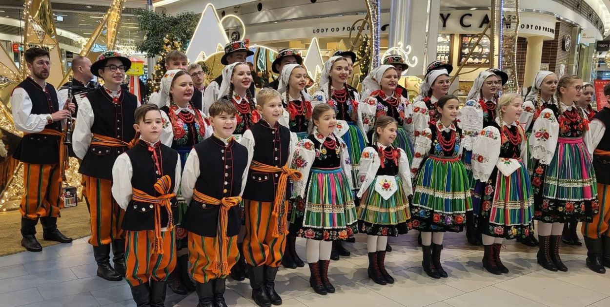 fot. Dziecięco-Młodzieżowy Zespół Ludowy 