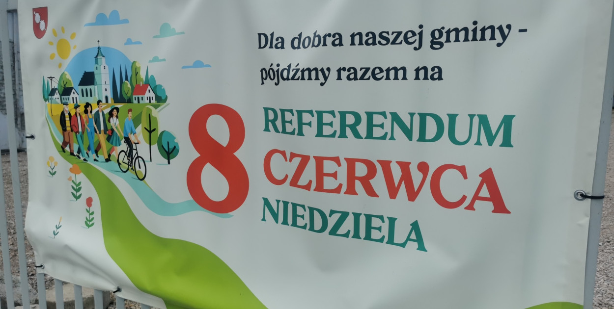 Takimi banerami inicjatorzy referendum zachęcali mieszkańców do udziału w nim.