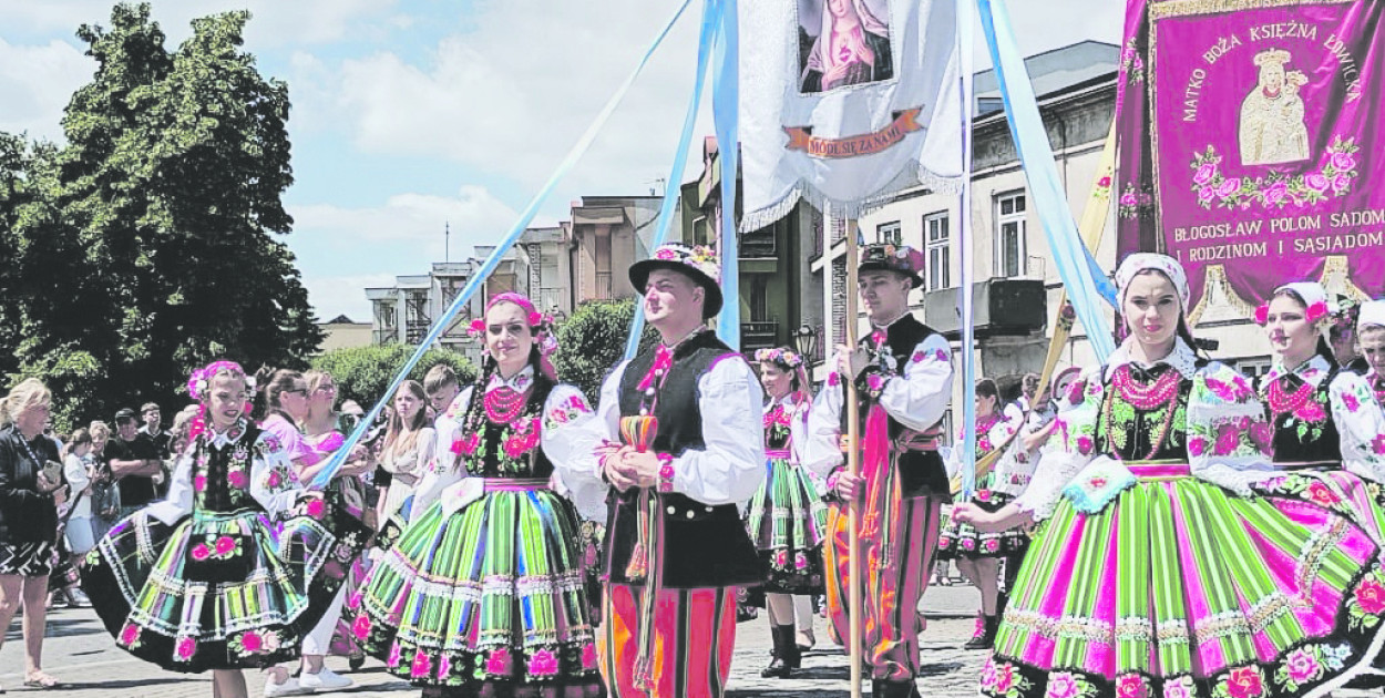 Ile Łowicz zarobił na Bożym Ciele?
