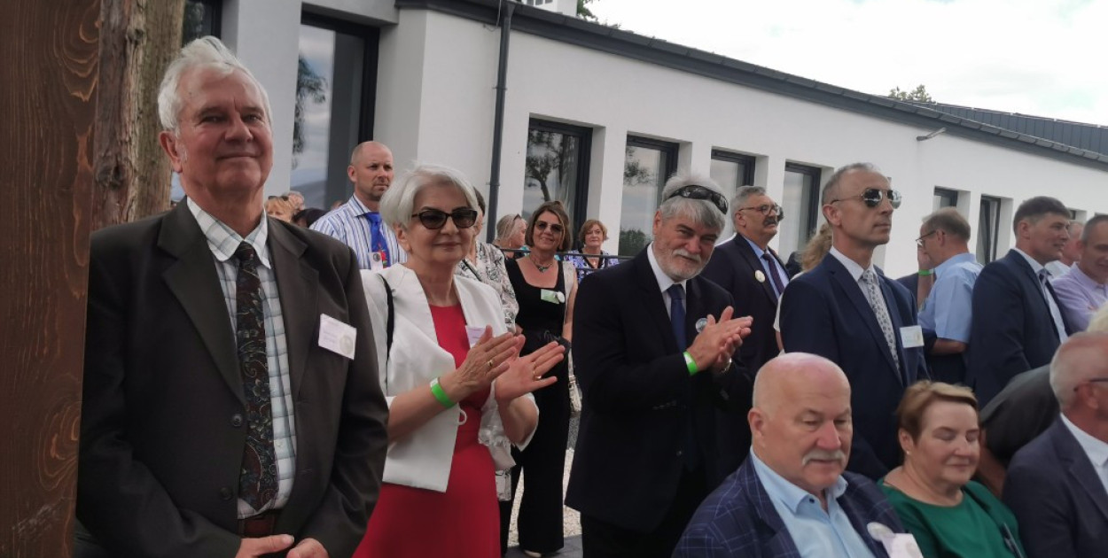 95-lecie Szkoły Rolniczej i 80-lecie Liceum w Zdunach – absolwenci wrócili na wzruszające spotkanie po latach