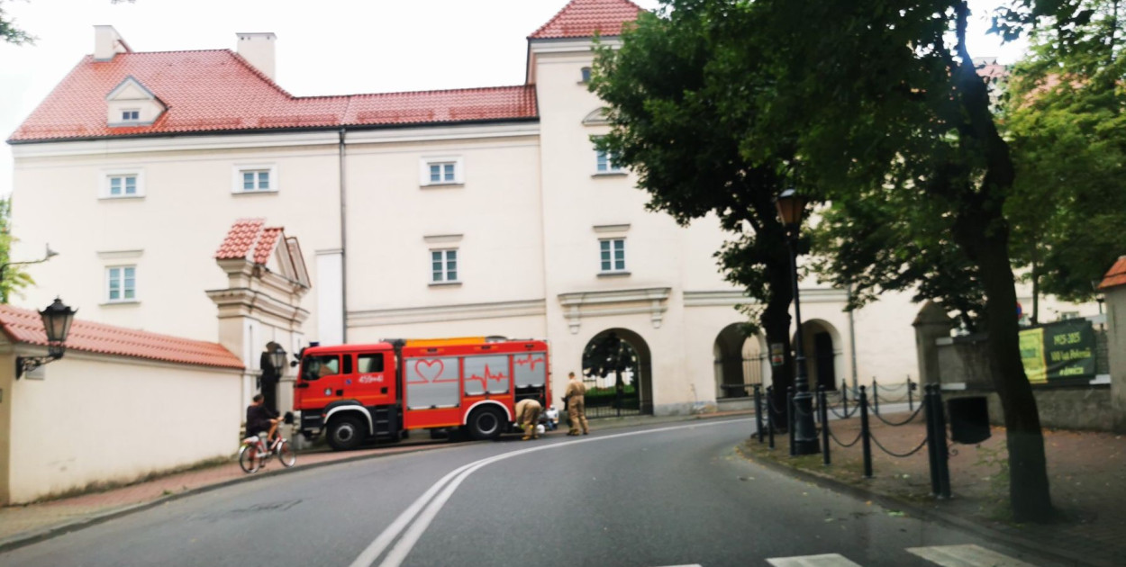 Strażacy interweniujący w łowickim Muzeum. fot. tb/NŁ