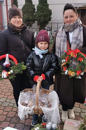 KGW Stachlewianki sprzedawało wieńce świąteczne-10566