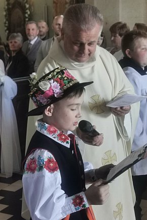Pierwsza Komunia Św. w parafii w Kompinie-11561