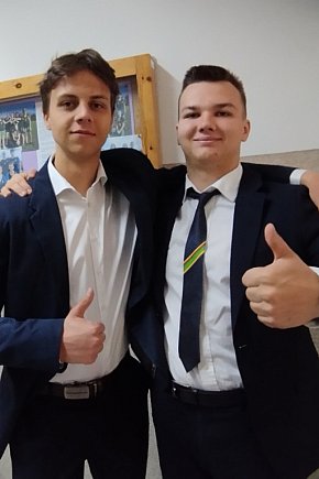 Matura z j. polskiego w pijaskim LO-11565