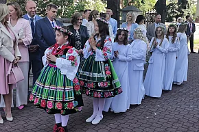 Pierwsza Komunia Święta w parafii Św. Ducha w Łowiczu (FOTO-11593