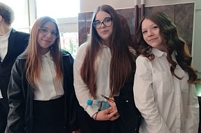 Łowicz. Egzamin ósmoklasisty w SP 4-11615