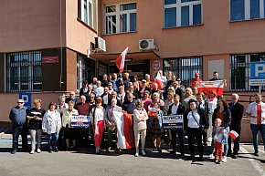 Wyjazd z Łowicza zwolenników Karola Nawrockiego-11703