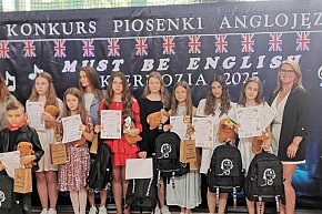 „Must be English” w Kiernozi-11743