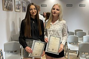 Absolwenci I LO w Głownie odebrali świadectwa dojrzałości-12068