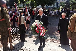 Uroczystości patriotyczne pod pomnikiem Piłsudskiego-12237