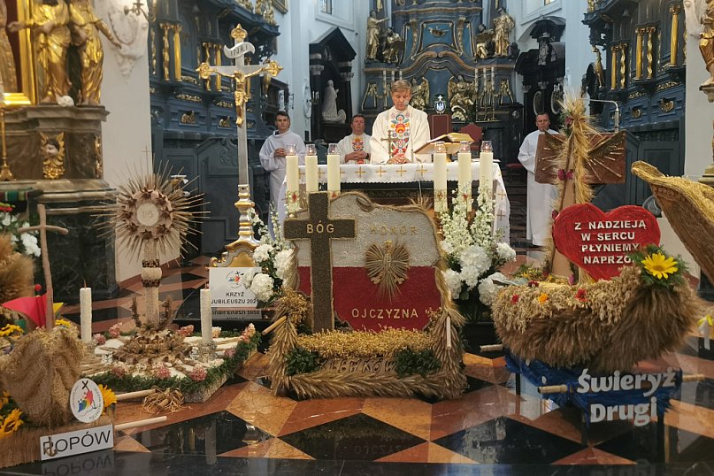 Dożynki w parafii katedralnej