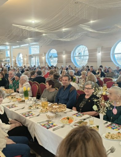 Łowicz. Spotkanie wielkanocne dla ponad 200 osób (FOTO, VIDEO)-309979