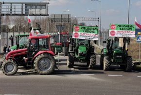 W piątek rolnicy ponownie wyjadą na ulice. Nie wjedziesz DK14 do Łodzi-310572