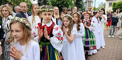 Pierwsza Komunia Święta w parafii Św. Ducha w Łowiczu (FOTO)-312172
