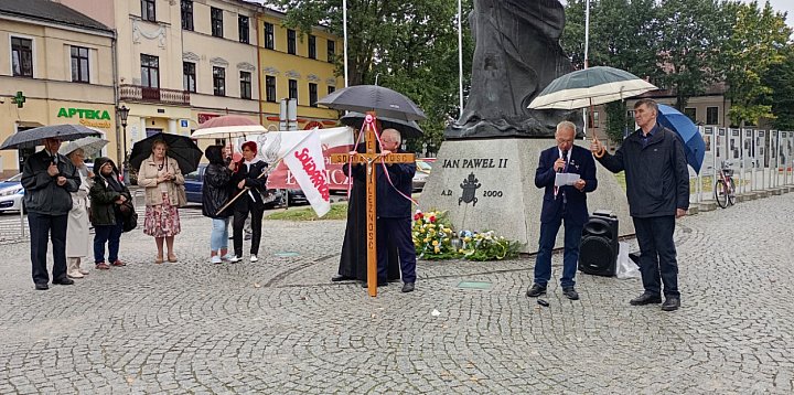 Deszcz nie powstrzymał protestu Gazety Polskiej-316498