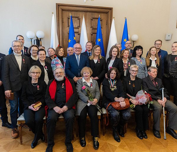 Maciej Malangiewicz odznaczony Medalem „Zasłużony Kulturze Gloria Artis”-321836