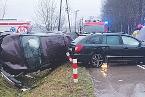 Głowno. Zderzenie Skody z Toyotą na ul. Dworskiej -323456