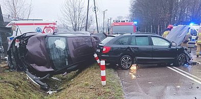 Głowno. Zderzenie Skody z Toyotą na ul. Dworskiej -323456