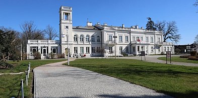 Sanniki zapraszają na majówkę do pałacu-325244
