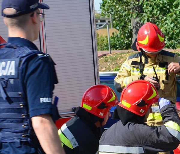 Wracali z gaszenia pożaru i ruszyli na pomoc poszkodowanym w kolizji-325218