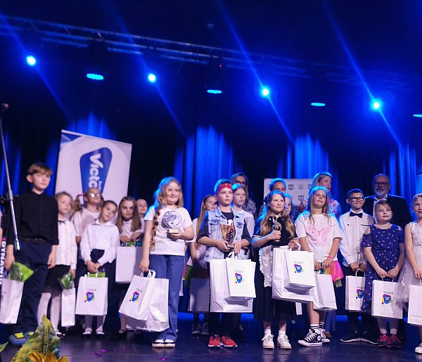 ŁOK. Festiwal Piosenki Angielskiej rozstrzygnięty FOTO FILM-325327