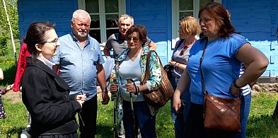 Majówka w skansenie rozpoczęta! Łowicki folklor, dawna szkoła i bibułkowe cuda-325359