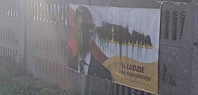 Zniszczone banery Szymona Hołowni w Łowiczu i okolicy  
