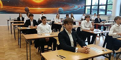 Nastroje w II LO w Łowiczu chwilę przed egzaminem maturalnym -325475