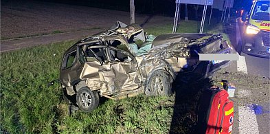 TIR zmasakrował hondę. Dwie osoby w szpitalu!-325518