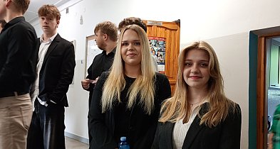 Stres większy niż wczoraj. Mieszane uczucia maturzystów w ZS nr 1 w Głownie-325530