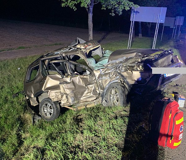 TIR zmasakrował hondę. Dwie osoby w szpitalu!-325518