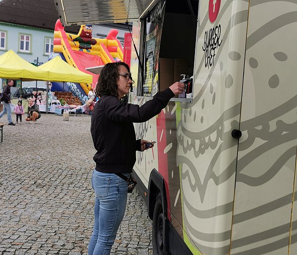Food trucki zawitały na Nowy Rynek w Łowiczu -325683