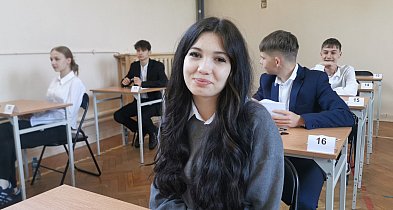Ósmoklasiści w Łowiczu piszą egzamin! Sprawdziliśmy nastroje w SP1 (FOTO) -325776
