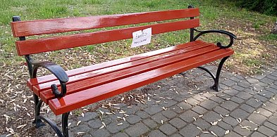 Uważajcie, gdzie siadacie! - „świeżo malowane” ławki w Łowiczu -325836