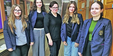 Polonistka z pijarskiej o szkole, która wspiera-325941