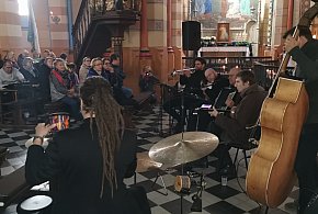 Złakowski kościół przepełniony muzyką - i ludźmi-325963