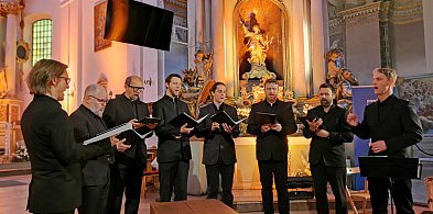 Jerycho zachwyciło w Łowiczu premierowym wykonaniem muzyki koronacyjnej-325961